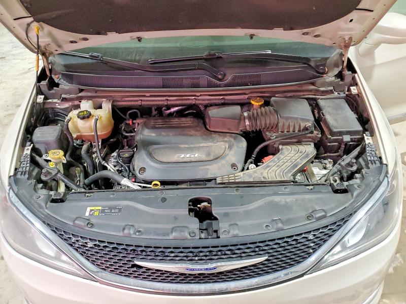 Photo 12 from auction – 2017 CHRYSLER PACIFICA T with VIN 2C4RC1BG8HR553575