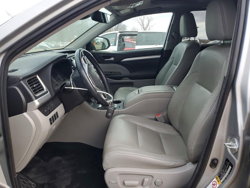 Photo 7 from auction – 2018 TOYOTA HIGHLANDER with VIN 5TDJZRFH1JS885187