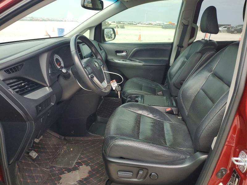 Photo 7 from auction – 2017 TOYOTA SIENNA SE with VIN 5TDXZ3DC1HS845748