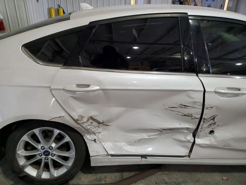 Photo 10 from auction – 2019 FORD FUSION SE with VIN 3FA6P0LU2KR241670