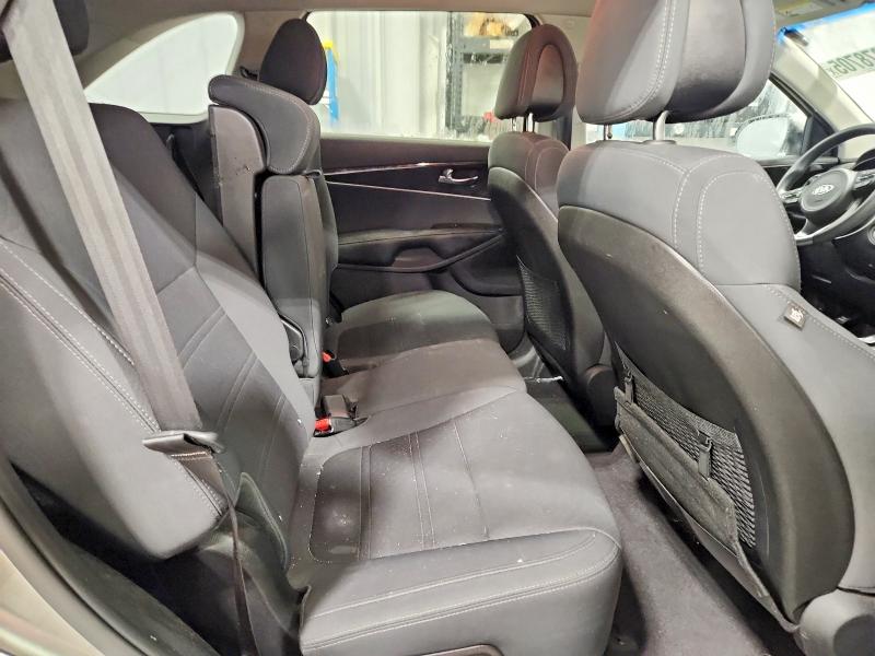 Photo 11 from auction – 2017 KIA SORENTO LX with VIN 5XYPGDA59HG189488