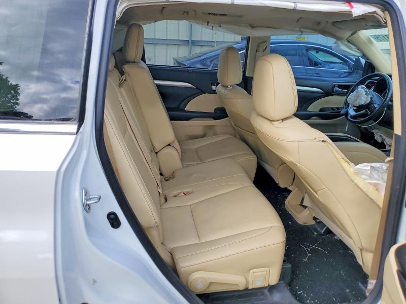 Photo 11 from auction – 2018 TOYOTA HIGHLANDER with VIN 5TDKZRFH7JS536409