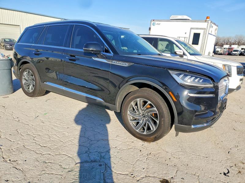 Photo 4 from auction – 2023 LINCOLN AVIATOR with VIN 5LM5J0XC8PGL00074