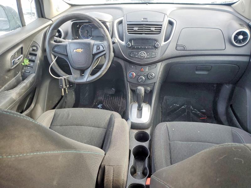 Photo 8 from auction – 2015 CHEVROLET TRAX LS with VIN 3GNCJKSB1FL141697