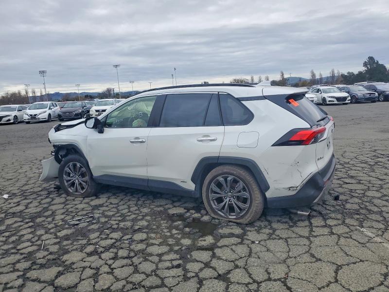 Photo 2 from auction – 2024 TOYOTA RAV4 LIMIT with VIN JTMD6RFV1RJ059573