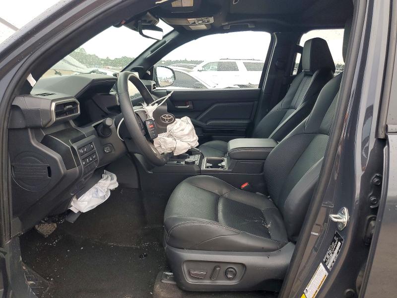 Photo 7 from auction – 2025 TOYOTA 4RUNNER SR with VIN JTEVA5AR1S5003715