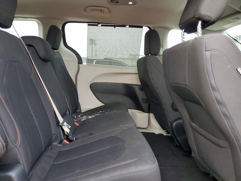 Photo 11 from auction – 2018 CHRYSLER PACIFICA T with VIN 2C4RC1FG8JR106258