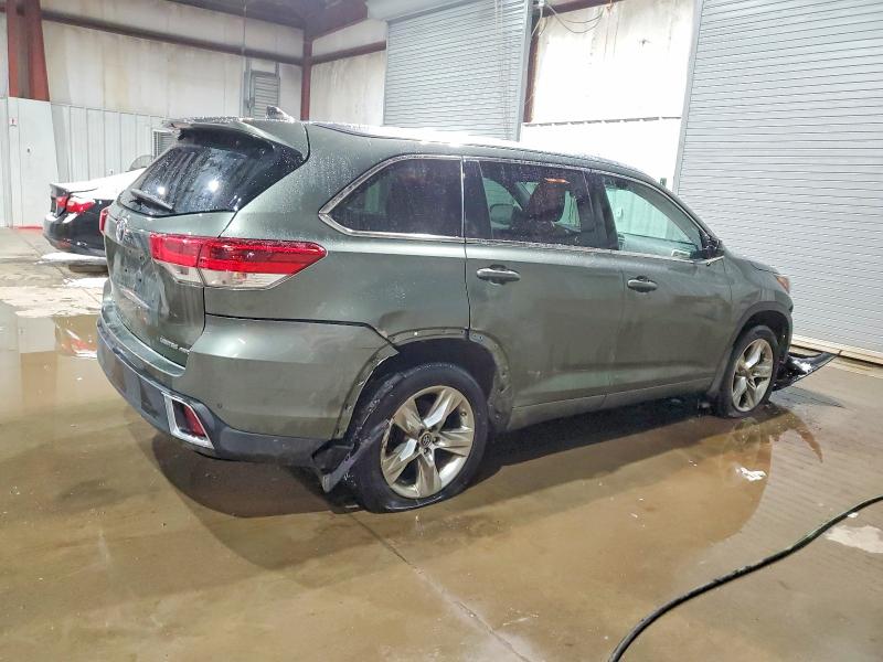 Photo 3 from auction – 2017 TOYOTA HIGHLANDER with VIN 5TDDZRFH9HS371711