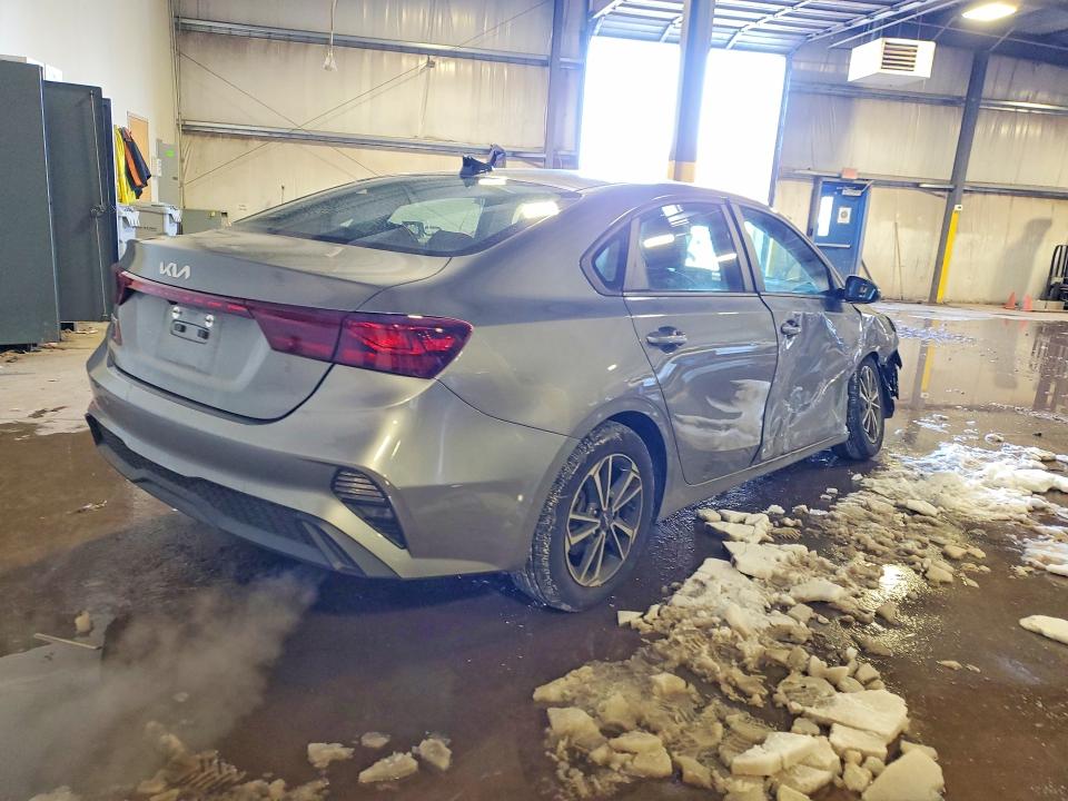 Photo 3 from auction – 2022 KIA FORTE with VIN 3KPF24AD7NE432290