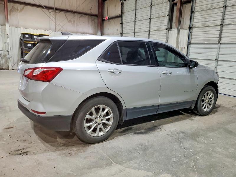 Photo 3 from auction – 2018 CHEVROLET EQUINOX with VIN 2GNAXHEV5J6230734