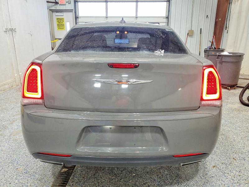 Photo 6 from auction – 2017 CHRYSLER 300 S with VIN 2C3CCAGG3HH628840