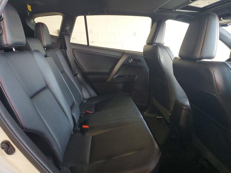 Photo 11 from auction – 2017 TOYOTA RAV4 SE with VIN 2T3JFREV7HW574341