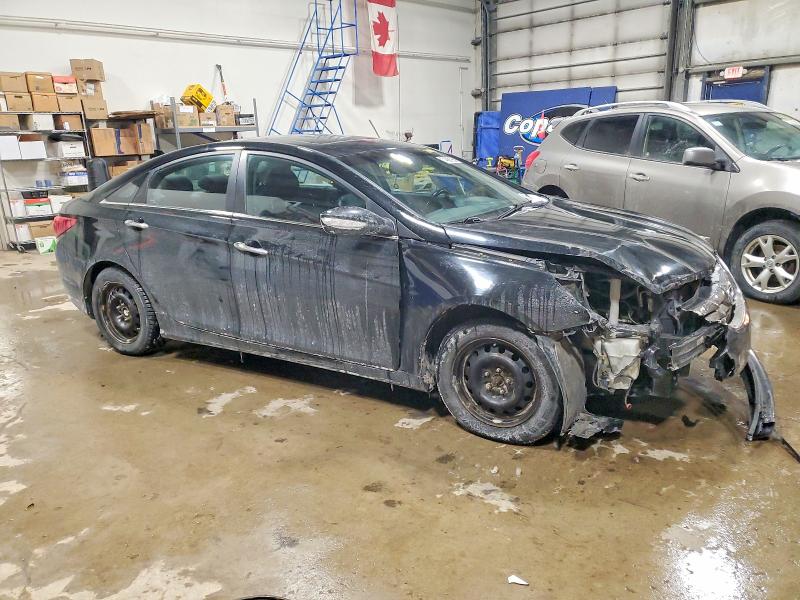 Photo 4 from auction – 2011 HYUNDAI SONATA with VIN 5NPEC4AC6BH151878