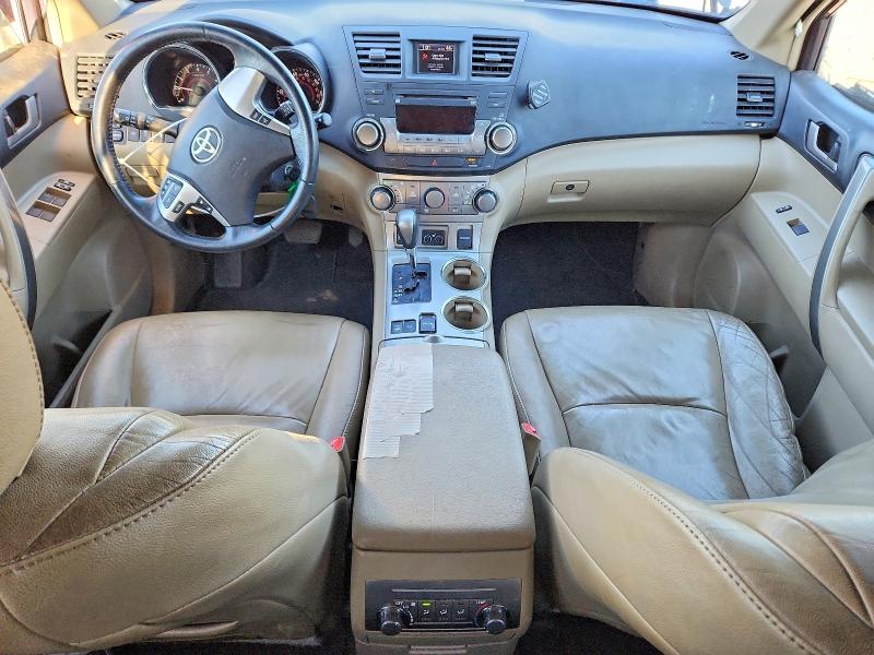 Photo 8 from auction – 2012 TOYOTA HIGHLANDER with VIN 5TDBK3EH2CS099554