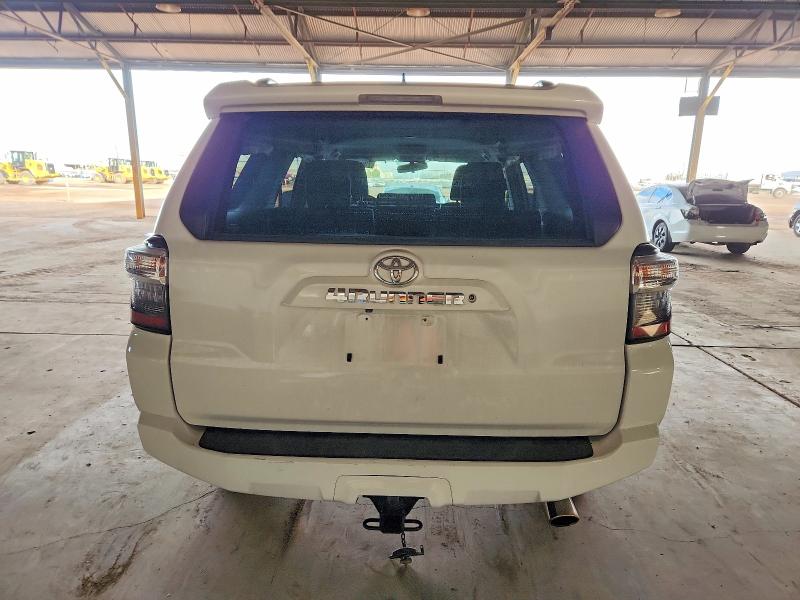 Photo 6 from auction – 2018 TOYOTA 4RUNNER SR with VIN JTEBU5JR0J5604588