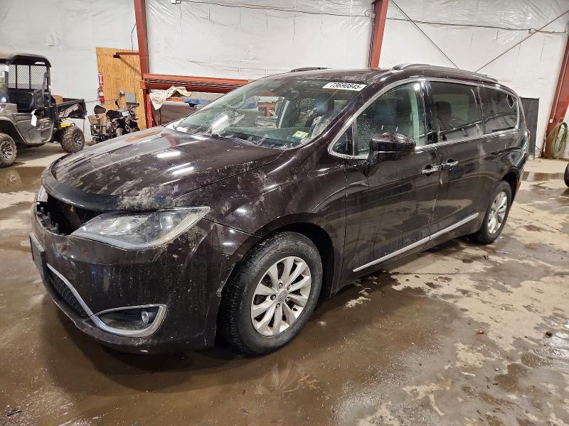 CHRYSLER PACIFICA 2017 with VIN 2C4RC1BG4HR653947 - Photo from auction