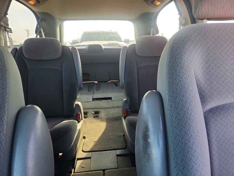 Photo 10 from auction – 2006 CHRYSLER TOWN & COU with VIN 2A4GP54L66R647474