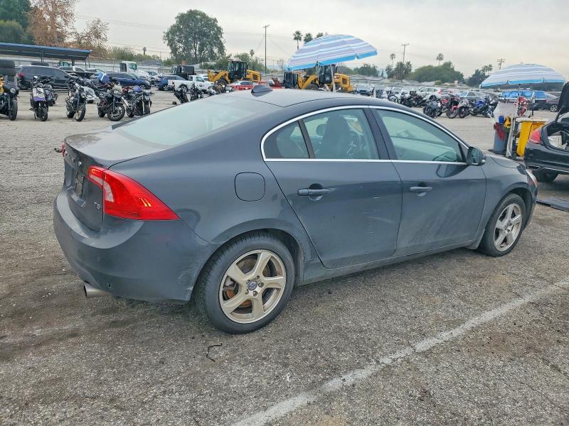 Photo 3 from auction – 2012 VOLVO S60 with VIN YV1622FS9C2125610