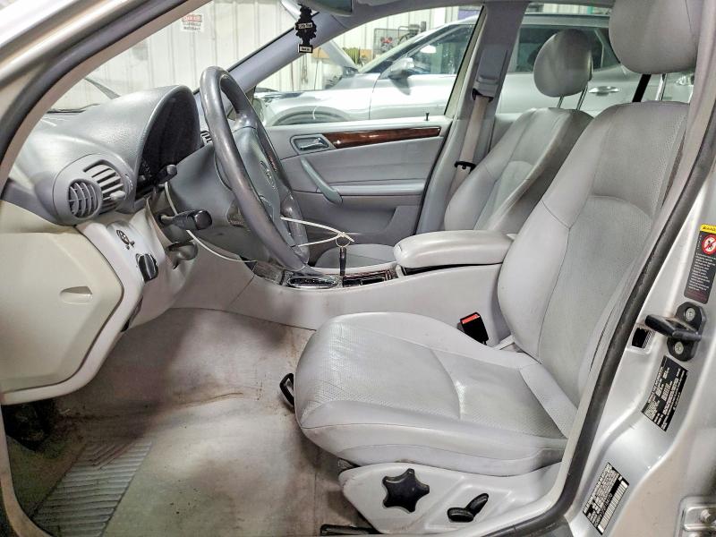 Photo 7 from auction – 2002 MERCEDES-BENZ C with VIN WDBRF61J72F154770