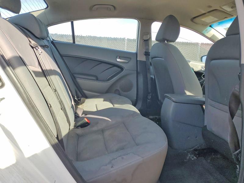 Photo 10 from auction – 2017 KIA FORTE LX with VIN 3KPFL4A76HE146913