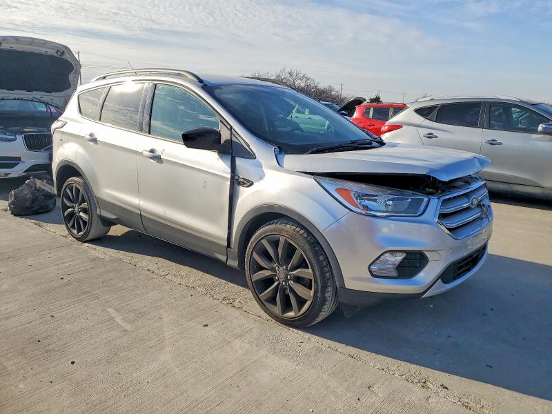 Photo 4 from auction – 2018 FORD ESCAPE with VIN 1FMCU0GD5JUA42020