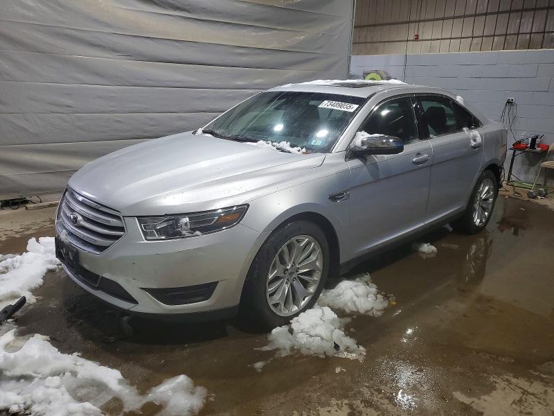 FORD TAURUS LIM 2017 مع رقم تعريف المركبة 1FAHP2J82HG145113 - صورة من المزاد