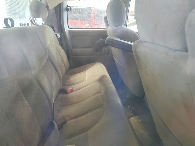 Photo 10 from auction – 2002 CHEVROLET SILVERADO with VIN 2GCEC19T721396452