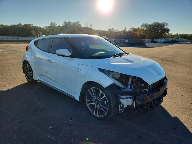 Фото 4 с аукциона – 2016 HYUNDAI VELOSTER T с VIN KMHTC6AE5GU276447