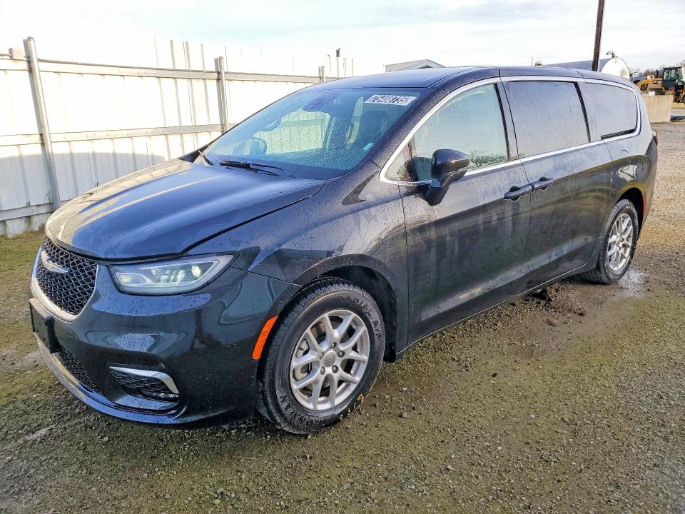 CHRYSLER PACIFICA T 2023 with VIN 2C4RC1BGXPR571588 - Photo from auction