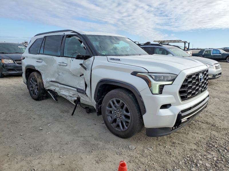 Photo 4 from auction – 2023 TOYOTA SEQUOIA SR with VIN 7SVAAABA5PX009913