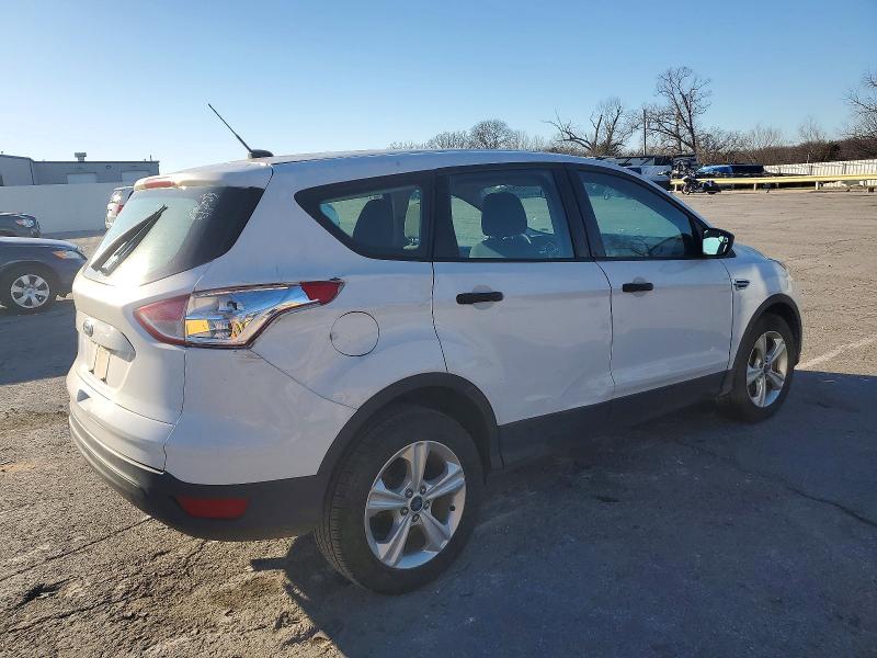 Photo 3 from auction – 2016 FORD ESCAPE with VIN 1FMCU0F75GUB59410