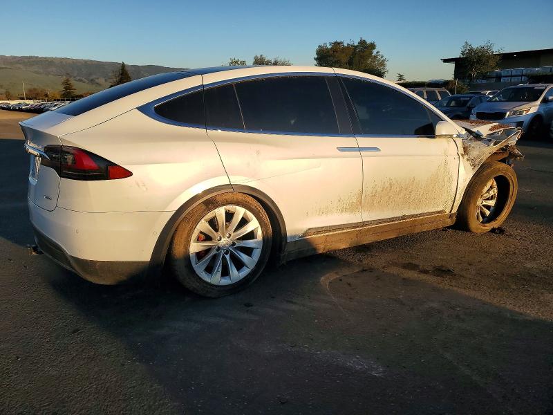 Photo 3 from auction – 2016 TESLA MODEL X with VIN 5YJXCAE46GF000264
