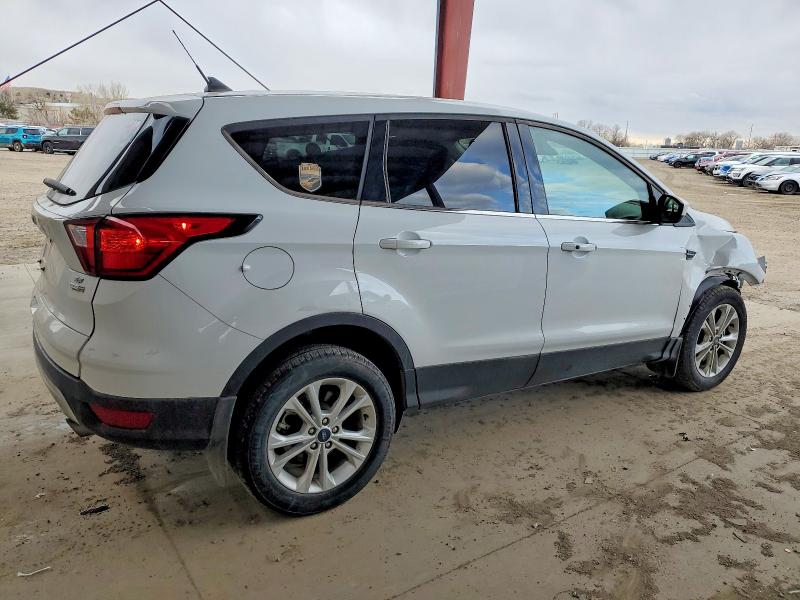 Photo 3 from auction – 2019 FORD ESCAPE SE with VIN 1FMCU9GD3KUC05737