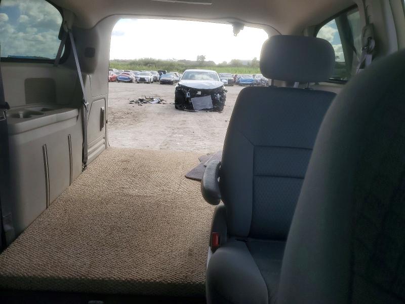 Photo 10 from auction – 2010 CHRYSLER TOWN & COU with VIN 2A4RR5D19AR166466