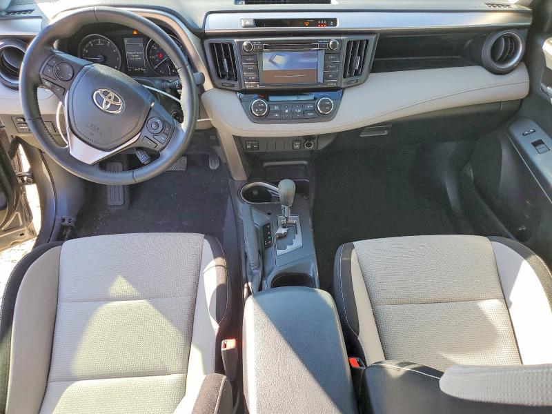Photo 8 from auction – 2017 TOYOTA RAV4 XLE with VIN JTMWFREV2HJ131471