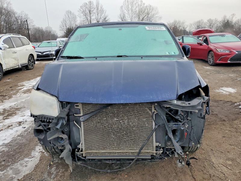 Photo 5 from auction – 2015 CHRYSLER TOWN & COU with VIN 2C4RC1BG7FR514795