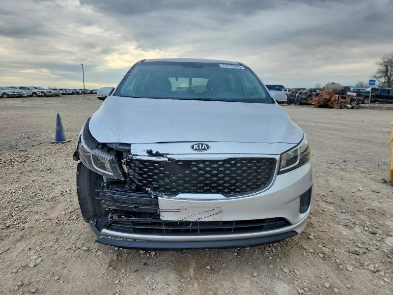 Photo 5 from auction – 2016 KIA SEDONA with VIN KNDMB5C15G6142221