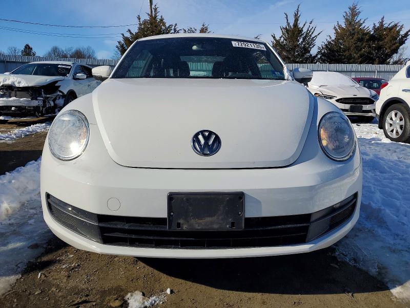 Photo 5 from auction – 2012 VOLKSWAGEN BEETLE with VIN 3VWJP7AT4CM617997