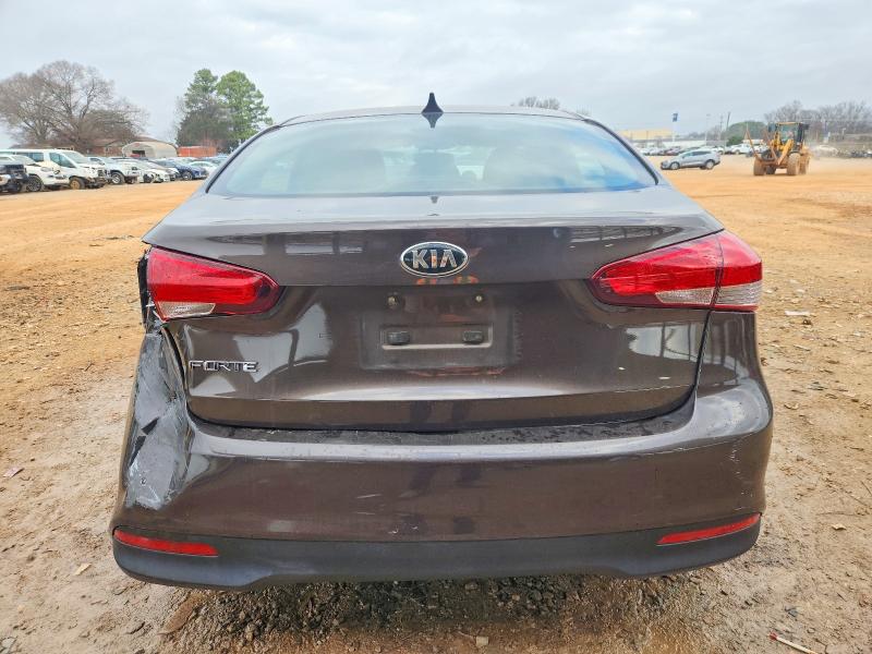 Photo 6 from auction – 2017 KIA FORTE LX with VIN 3KPFK4A74HE157122