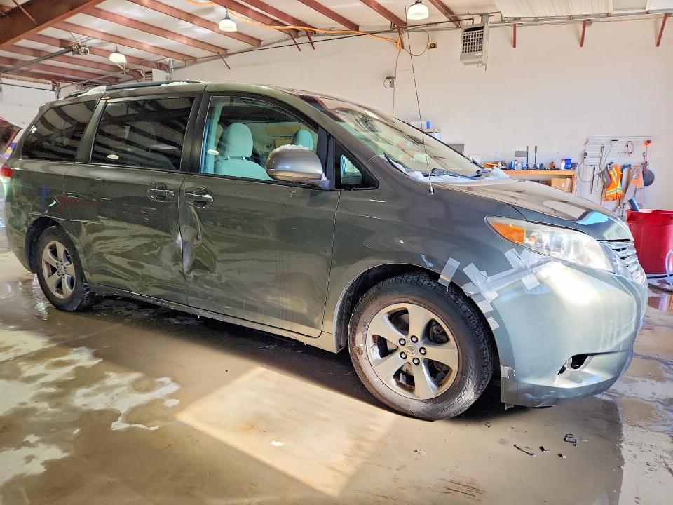 Photo 4 from auction – 2011 TOYOTA SIENNA LE with VIN 5TDKK3DC6BS102170
