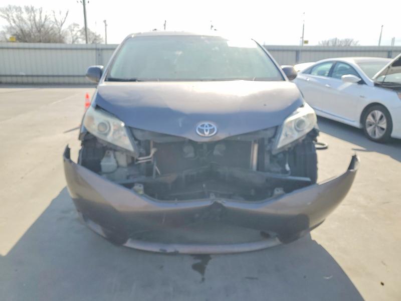 Photo 5 from auction – 2012 TOYOTA SIENNA LE with VIN 5TDJK3DC4CS040846