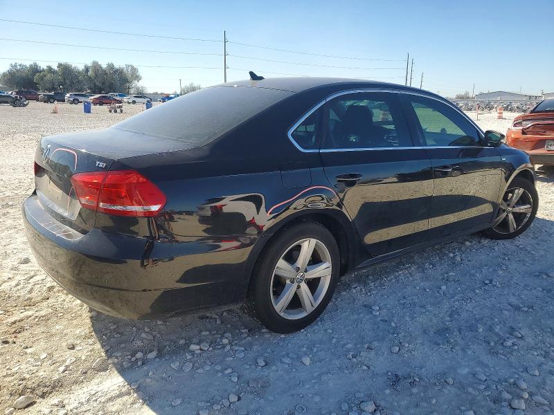 Photo 3 from auction – 2014 VOLKSWAGEN PASSAT S with VIN 1VWAT7A30EC026470