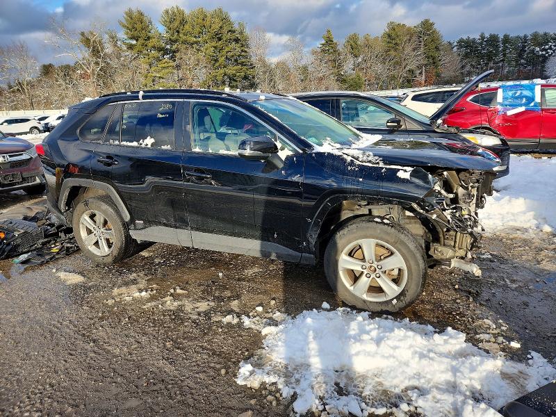 Photo 4 from auction – 2022 TOYOTA RAV4 with VIN JTMRWRFV2ND564911