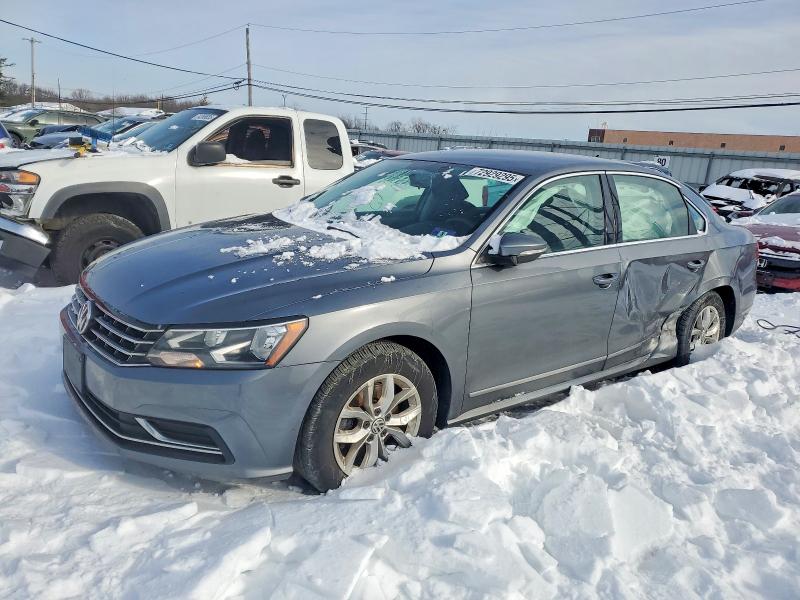 VOLKSWAGEN PASSAT 2016 with VIN 1VWAT7A32GC041331 - Photo from auction