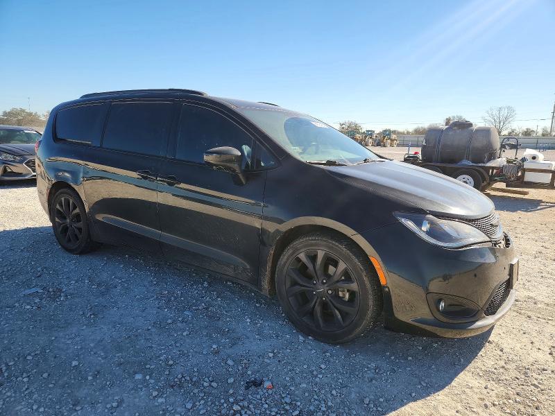 Photo 4 from auction – 2018 CHRYSLER PACIFICA with VIN 2C4RC1BGXJR350791