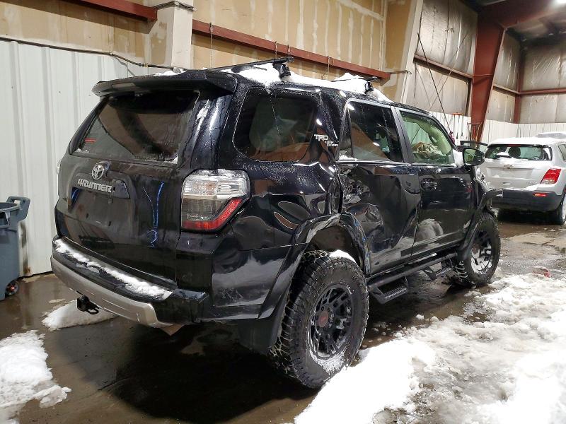 Photo 3 from auction – 2018 TOYOTA 4RUNNER SR with VIN JTEBU5JR0J5540701