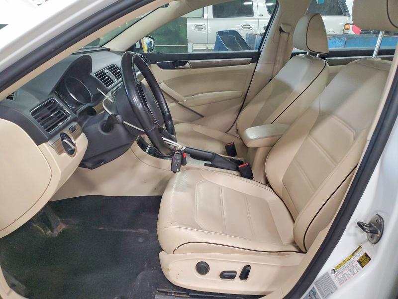Photo 7 from auction – 2017 VOLKSWAGEN PASSAT SE with VIN 1VWGT7A31HC067043