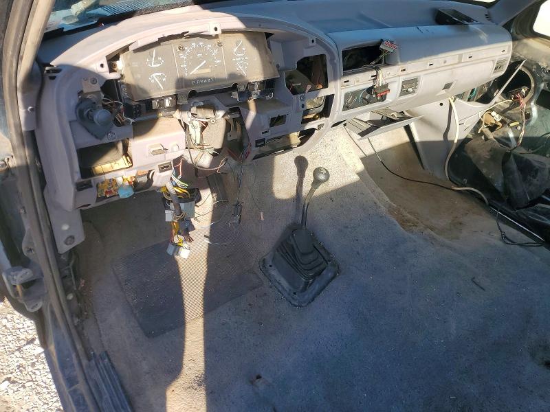 Photo 8 from auction – 1995 FORD F150 with VIN 1FTEF14N0SLB22214