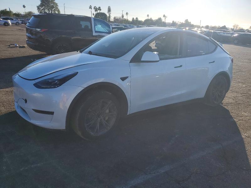 صورة رقم 1 من المزاد - 2025 TESLA MODEL Y مع VIN 7SAYGDED0SF272976