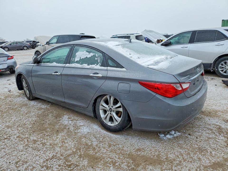 Photo 2 from auction – 2011 HYUNDAI SONATA with VIN 5NPEC4AC3BH251355